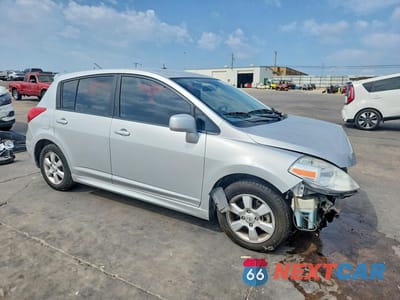 Czwarte zdjęcie samochodu z boku: 2010 NISSAN VERSA 1.8 S VIN:3N1BC1CP4AL366503 - miniatura