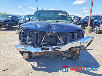 Piąte zdjęcie samochodu w środku: 2005 GMC NEW SIERRA K1500 VIN:1GTEK19B35E198626 - miniatura
