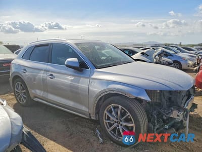 Czwarte zdjęcie samochodu z boku: 2022 AUDI Q5 E PREMIUM PLUS 55 VIN:WA1E2AFY7N2011652 - miniatura