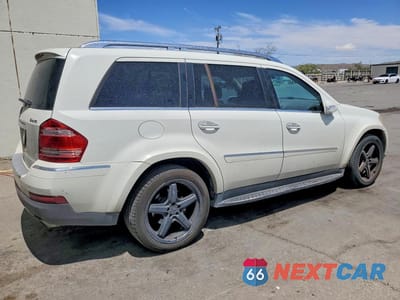 Trzecie zdjęcie samochodu z tyłu: 2008 MERCEDES-BENZ GL 550 4MATIC VIN:4JGBF86E98A373354 - miniatura