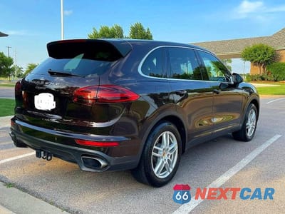 Czwarte zdjęcie samochodu z boku: 2016 PORSCHE CAYENNE VIN:WP1AA2A28GKA36464 - miniatura