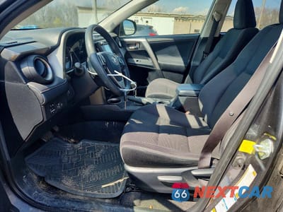 Zdjęcie 7 z 13 samochodu: 2015 TOYOTA RAV4 XLE VIN:JTMRFREV8FD133315 - miniatura
