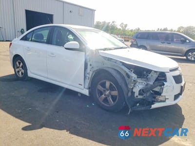 Czwarte zdjęcie samochodu z boku: 2014 CHEVROLET CRUZE LT VIN:1G1PC5SB3E7196539 - miniatura
