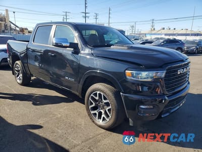 Czwarte zdjęcie samochodu z boku: 2025 RAM 1500 LARAMIE VIN:1C6SRFJP2SN542744 - miniatura