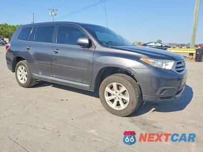 Czwarte zdjęcie samochodu z boku: 2012 TOYOTA HIGHLANDER BASE VIN:5TDZA3EH4CS020449 - miniatura