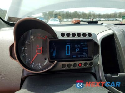 Zdjęcie 9 z 12 samochodu: 2015 CHEVROLET SONIC LTZ VIN:1G1JE6SB2F4180826 - miniatura