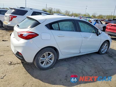 Trzecie zdjęcie samochodu z tyłu: 2018 CHEVROLET CRUZE LT VIN:3G1BE6SM8JS610809 - miniatura