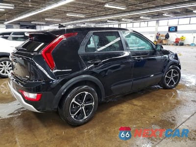 Trzecie zdjęcie samochodu z tyłu: 2026 KIA NIRO LX VIN:KNDCP3LE1T5319688 - miniatura