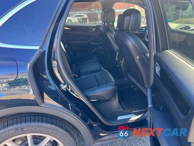 Zdjęcie 6 z 10 samochodu: 2020 PORSCHE CAYENNE VIN:WP1AA2AY4LDA09748 - miniatura