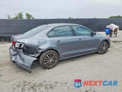 Trzecie zdjęcie samochodu z tyłu: 2017 VOLKSWAGEN JETTA SPORT VIN:3VWD17AJ7HM301773 - miniatura