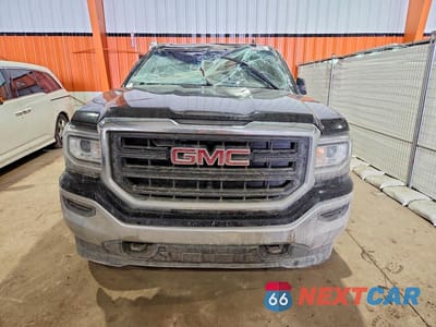 Piąte zdjęcie samochodu w środku: 2018 GMC SIERRA K1500 VIN:3GTU2LEC1JG174494 - miniatura