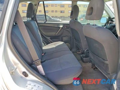 Zdjęcie 10 z 13 samochodu: 2005 TOYOTA RAV4 BASE VIN:JTEGD20V650066209 - miniatura