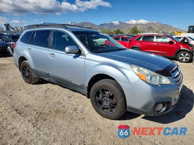 Czwarte zdjęcie samochodu z boku: 2013 SUBARU OUTBACK 2.5I PREMIUM VIN:4S4BRBCC4D3324326 - miniatura