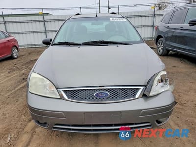 Piąte zdjęcie samochodu w środku: 2005 FORD FOCUS ZXW VIN:1FAFP36N35W178702 - miniatura