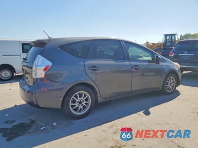 Trzecie zdjęcie samochodu z tyłu: 2013 TOYOTA PRIUS V THREE VIN:JTDZN3EU0D3187413 - miniatura