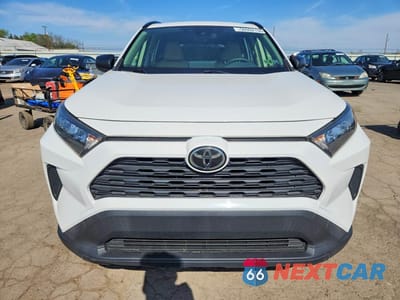 Piąte zdjęcie samochodu w środku: 2019 TOYOTA RAV4 LE VIN:JTMF1RFVXKJ013916 - miniatura