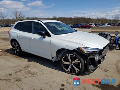 Czwarte zdjęcie samochodu z boku: 2022 VOLVO XC60 T8 RECHARGE R-DESIGN VIN:YV4H60DM9N1042065 - miniatura