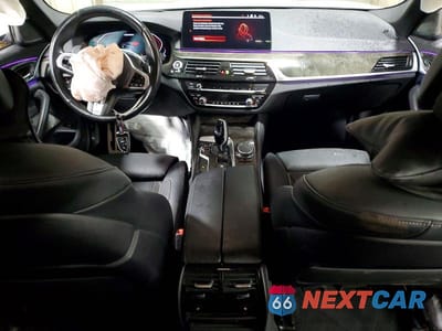Zdjęcie 8 z 12 samochodu: 2021 BMW M550XI VIN:WBA13BK0XMCH31057 - miniatura