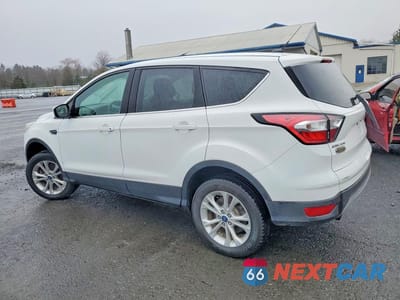 Drugie zdjęcie samochodu z przodu: 2017 FORD ESCAPE SE VIN:1FMCU9GD6HUC58974 - miniatura