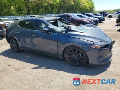 Czwarte zdjęcie samochodu z boku: 2022 MAZDA 3 PREFERRED VIN:JM1BPALL1N1518958 - miniatura