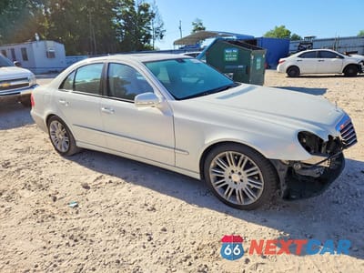 Czwarte zdjęcie samochodu z boku: 2008 MERCEDES-BENZ E 350 VIN:WDBUF56X68B271385 - miniatura