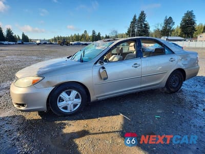 2002 TOYOTA CAMRY LE JTDBE32K220038195 - główne zdjęcie licytacji z USA - miniatura