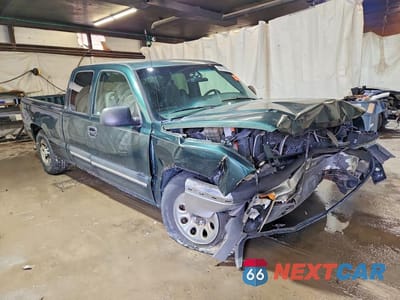 Czwarte zdjęcie samochodu z boku: 2005 CHEVROLET SILVERADO C1500 VIN:2GCEC19V851207569 - miniatura