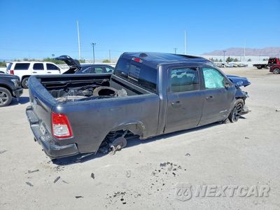 Trzecie zdjęcie samochodu z tyłu: 2022 RAM 1500 BIG HORN VIN:1C6SRFFTXNN343757 - miniatura