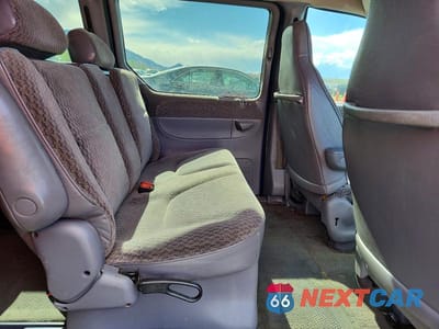 Zdjęcie 11 z 13 samochodu: 2000 DODGE GRAND CARAVAN SE VIN:2B4GP44R5YR614776 - miniatura