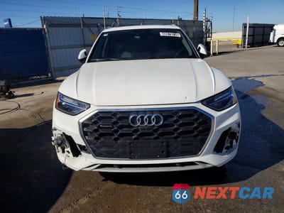 Piąte zdjęcie samochodu w środku: 2023 AUDI Q5 PREMIUM PLUS 45 VIN:WA1EAAFYXP2049141 - miniatura