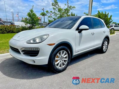Drugie zdjęcie samochodu z przodu: 2014 PORSCHE CAYENNE VIN:WP1AA2A24ELA95373 - miniatura
