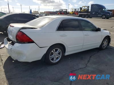 Trzecie zdjęcie samochodu z tyłu: 2007 HONDA ACCORD SE VIN:JHMCM56347C018833 - miniatura