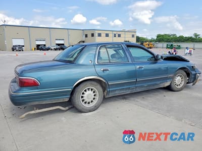 Trzecie zdjęcie samochodu z tyłu: 1996 MERCURY GRAND MARQUIS LS VIN:2MELM75W1TX642741 - miniatura