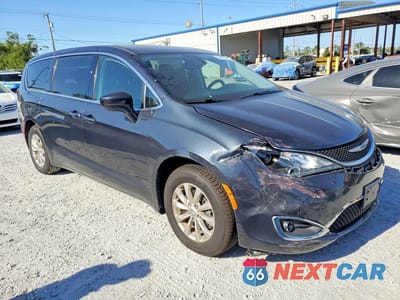 Czwarte zdjęcie samochodu z boku: 2019 CHRYSLER PACIFICA TOURING PLUS VIN:2C4RC1FG3KR734147 - miniatura