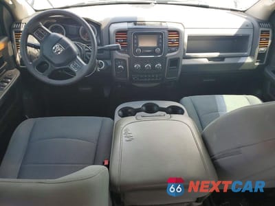 Zdjęcie 8 z 12 samochodu: 2018 RAM 2500 ST VIN:3C6UR5CL2JG396737 - miniatura