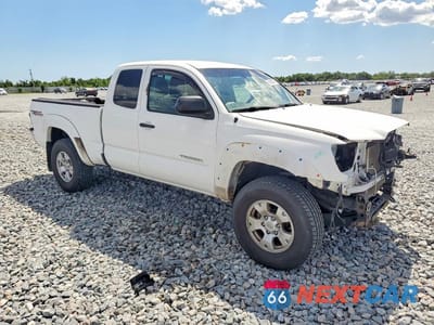 Czwarte zdjęcie samochodu z boku: 2013 TOYOTA TACOMA V6 VIN:5TFUU4ENXDX056607 - miniatura