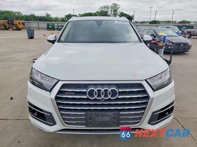 Piąte zdjęcie samochodu w środku: 2018 AUDI Q7 PRESTIGE VIN:WA1VAAF77JD054879 - miniatura