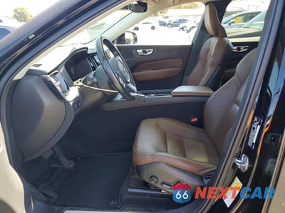 Zdjęcie 7 z 13 samochodu: 2019 VOLVO XC60 T6 VIN:YV4A22RK5K1333688 - miniatura