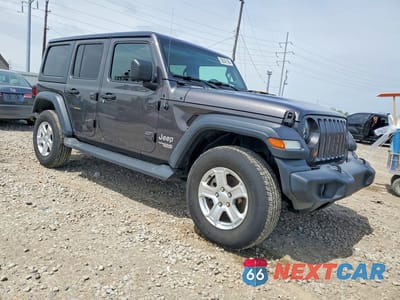 Czwarte zdjęcie samochodu z boku: 2020 JEEP WRANGLER UNLIMITED SPORT VIN:1C4HJXDG9LW267218 - miniatura