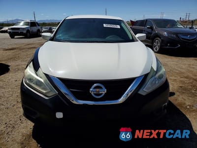 Piąte zdjęcie samochodu w środku: 2017 NISSAN ALTIMA 2.5 S VIN:1N4AL3AP2HN341235 - miniatura