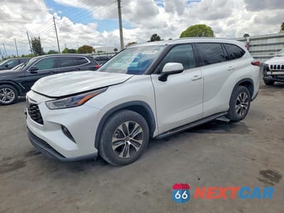 2022 TOYOTA HIGHLANDER XLE 5TDGZRAH5NS544494 - główne zdjęcie licytacji z USA - miniatura