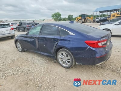 Drugie zdjęcie samochodu z przodu: 2018 HONDA ACCORD LX VIN:1HGCV1F11JA105602 - miniatura