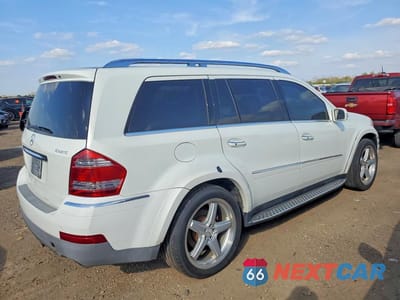 Trzecie zdjęcie samochodu z tyłu: 2008 MERCEDES-BENZ GL 550 4MATIC VIN:4JGBF86E98A353783 - miniatura