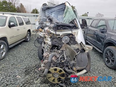 Piąte zdjęcie samochodu w środku: 2016 MERCEDES BENZ SPRINTER 2500 UTILITY / SERVICE VAN VIN:WD3PE7DD9GP280454 - miniatura