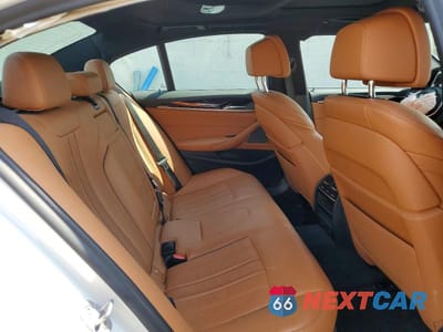Zdjęcie 10 z 12 samochodu: 2019 BMW 530 XI VIN:WBAJA7C58KWW42416 - miniatura