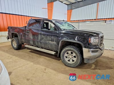 Czwarte zdjęcie samochodu z boku: 2018 GMC SIERRA K1500 VIN:3GTU2LEC1JG174494 - miniatura