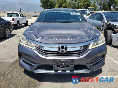 Piąte zdjęcie samochodu w środku: 2017 HONDA ACCORD SPORT VIN:1HGCR2F52HA248436 - miniatura
