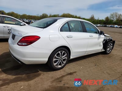 Trzecie zdjęcie samochodu z tyłu: 2017 MERCEDES-BENZ C 300 4MATIC VIN:55SWF4KB0HU211788 - miniatura
