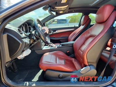Zdjęcie 7 z 12 samochodu: 2012 MERCEDES-BENZ C 250 VIN:WDDGJ4HB8CF929806 - miniatura
