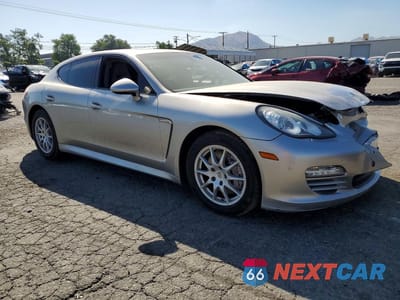 Czwarte zdjęcie samochodu z boku: 2012 PORSCHE PANAMERA 2 VIN:WP0AA2A75CL012012 - miniatura